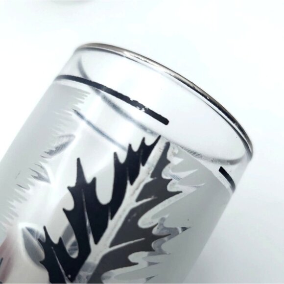 Libbey Silver Leaf Frosted Juice Glasses 4 Inch Tumblers Set of 2 Vintage MCM - Picture 6 of 6